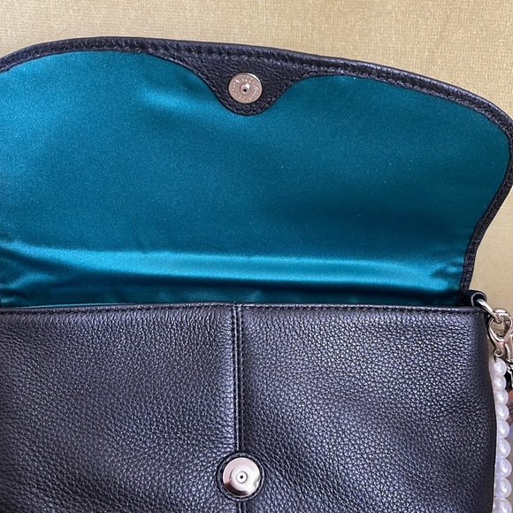 Coach Park Pebbled Leather Large Wristlet with Green silk lining - Picture 3 of 6